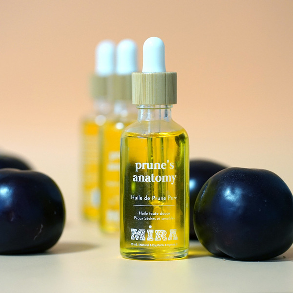 miramonamour's tweet photo. Parce que vous avez échappé à plein de jeux de mots vaseux sur la Prune, nous nous sommes arrêtés sur Prune's Anatomy, pour décortiquer avec vous les bienfaits de l'huile de Prune de gascogne :
https://t.co/O4geZQdLQR https://t.co/oaI4bmrvoq