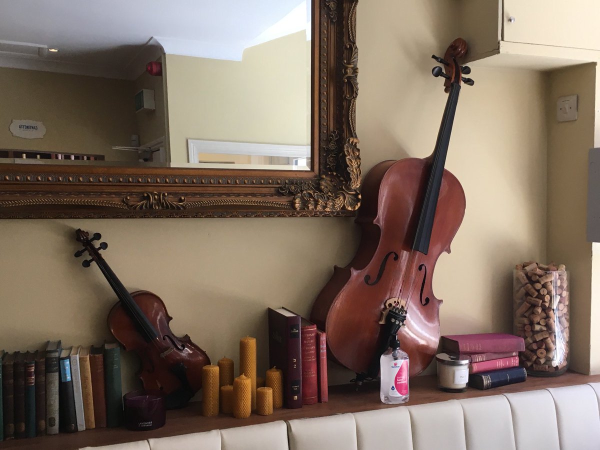 juliewebblark's tweet image. First London lunch in ages and thrilled to see      these #stringed instruments @latagliata delicious lunch too ⁦@Lark_MI⁩