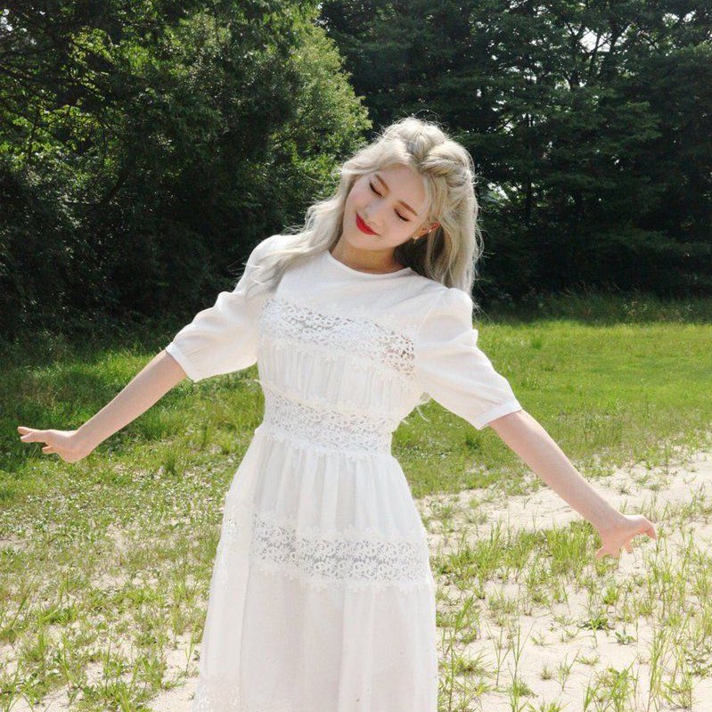 kim lip loops tweet media