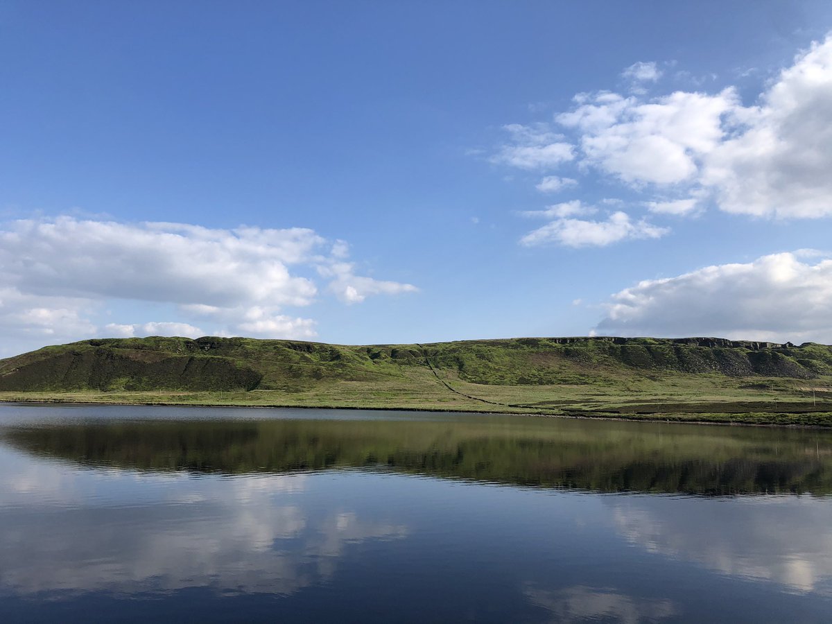 MarsdenmoorNT's tweet photo. What’s your favourite view of the reservoirs on Marsden Moor? ☀️ 
Deer Hill was looking particularly beautiful yesterday evening. #views #blueskies https://t.co/AW8YRX3gk5