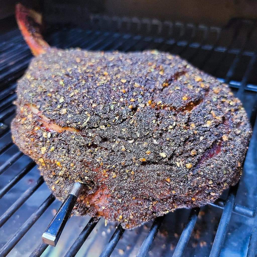 Smoked Tomahawk, By Far The Most Ridiculous King Cut Of Beef!Tx butcher <a href="/WiatrekSa/">Wiatrek’s Meat Market</a> rubbed with <a href="/lewisrdcreamery/">Lewis Road Creamery</a> grass fed butter <a href="/GustusVitae/">Gustus Vitae</a> Garlic Truffle Steak Rub + Montreal Steak Seasoning + <a href="/TraegerGrills/">Traeger Grills</a> Blackened Saskatchewan Rub and Super Smoked <a href="/MEATERmade/">MEATER</a>
#Tomahawk