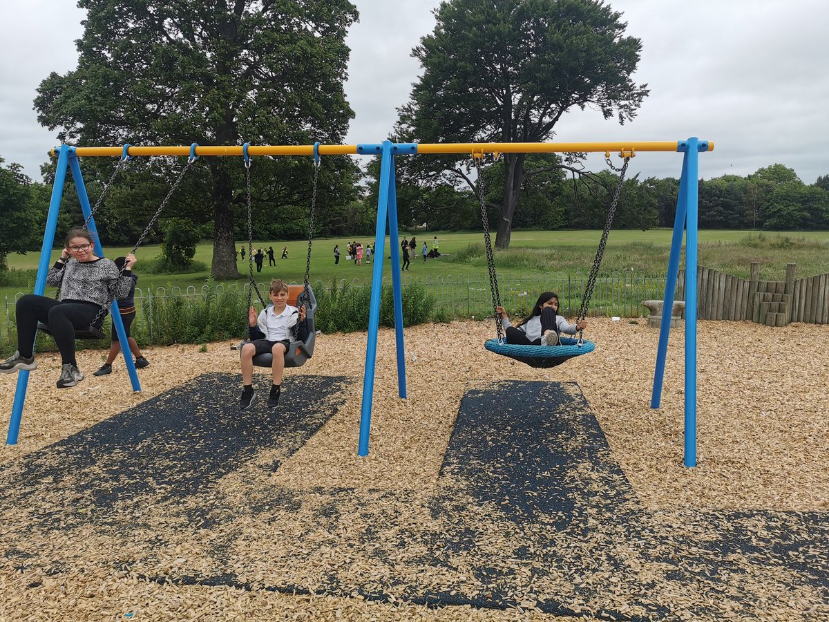 MissMcWilliams2's tweet photo. Today's favourite station was the playpark @jkmc3 A lovely day to celebrate the end of P6 term 🎉 @stfrancisps https://t.co/pp1DEK8jc6