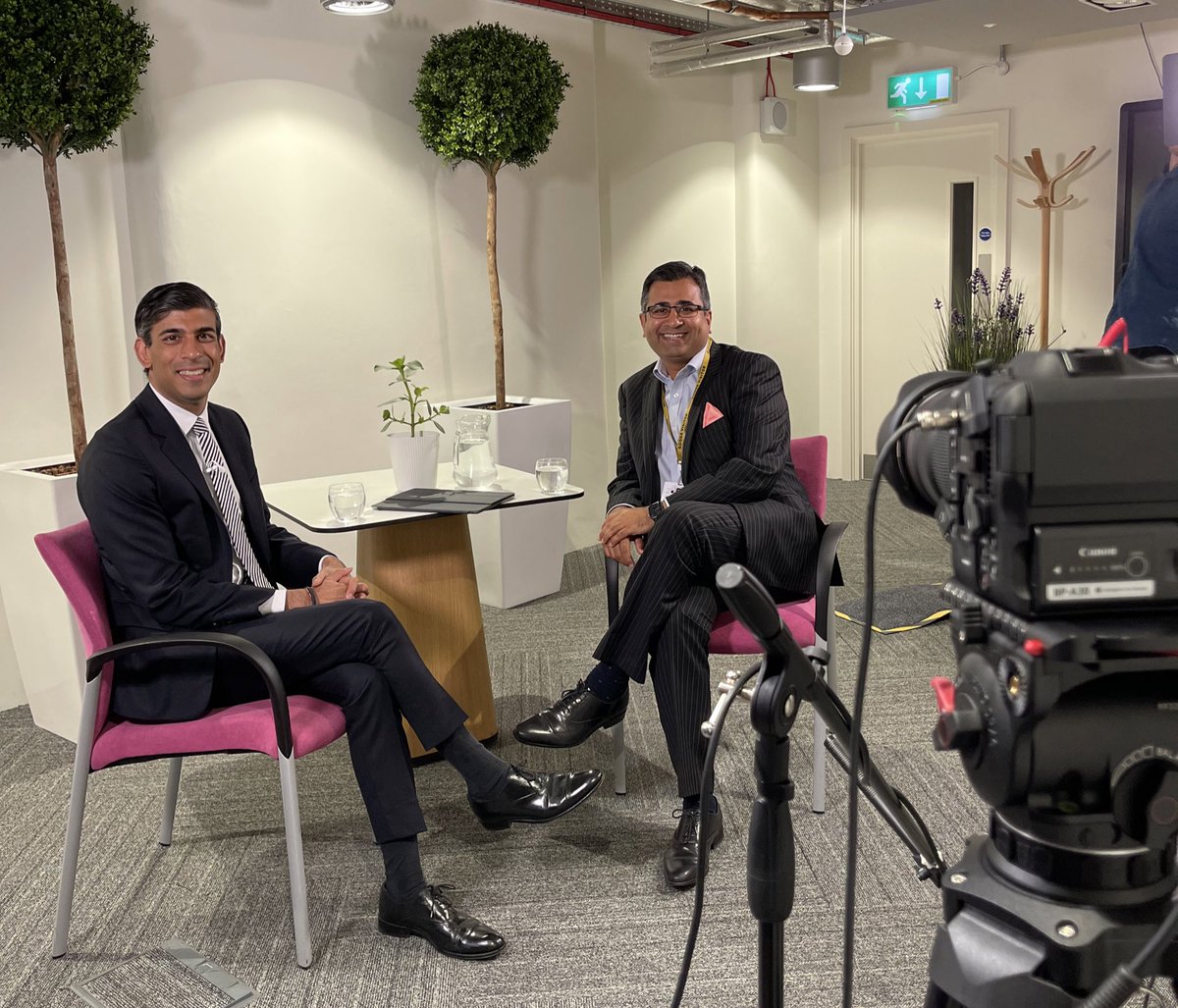 Great catching up with 🇬🇧 Chancellor of The Exchequer <a href="/RishiSunak/">Rishi Sunak</a> earlier today. Good to see him in top form! More to follow via <a href="/IGFupdates/">India Global Forum</a> #FutureNow