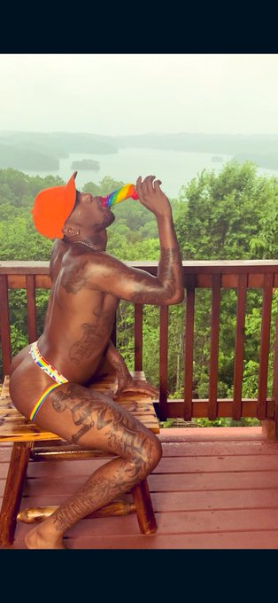 STILL PRIDE MONTH 🌈 AND  HUMPDAY TODAY!! 🍑 #ThePlayboyCabin2021 https://t.co/Mbz9mPte4p<a href="/tag/theplayboycabin2021"class="tags">#ThePlayboyCabin2021</a>