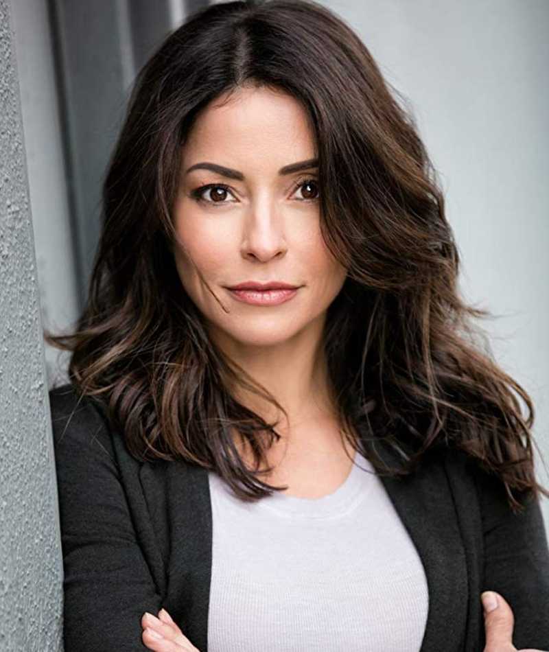 Happy 45th birthday to Emmanuelle Vaugier! 