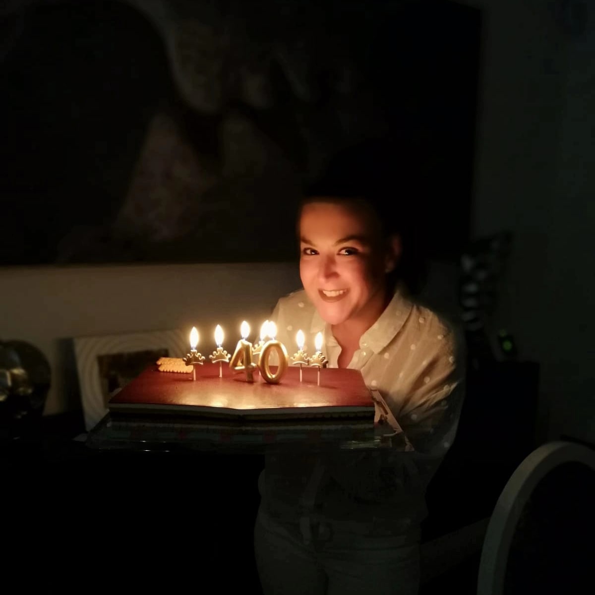 "No hay mayor felicidades que ser querida por quienes te rodean y notar que tu presencia contribuye a su alegría."
Gracias,muchas gracias a todos los que ayer pusistesis vuestro granito de arena para que mi día fuera tan tan bonito.
(Advierto la fiesta se hará encuantose pueda😜)