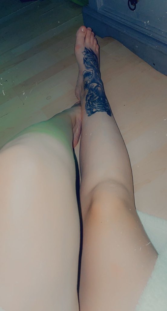 prettyl73148281's tweet photo. 👣How Does It Feel To Know That You're Nothing But A Foot Stool To Me?...

findom fendom humiliation dominate paypig footstool humiliate paypuppy paydog https://t.co/s2RFlBrHHT