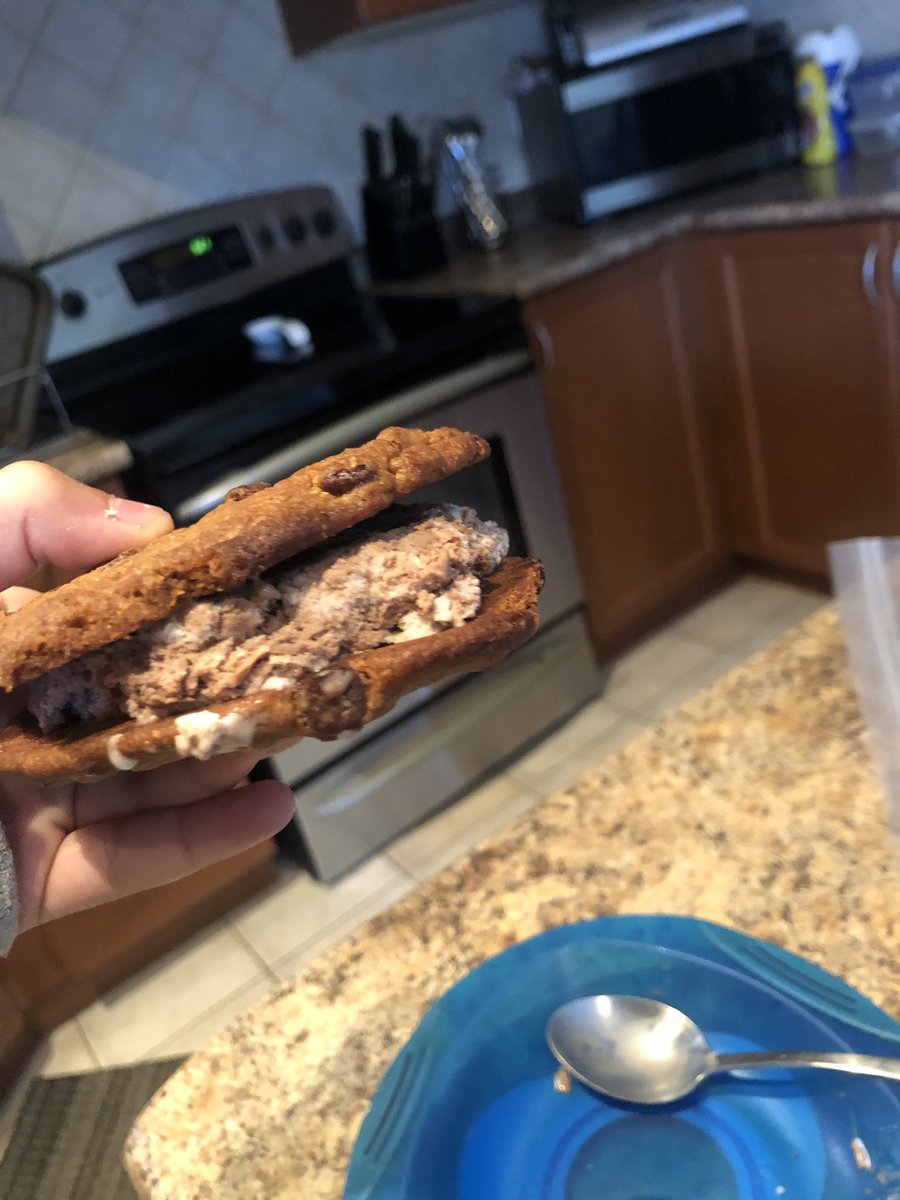 missprodanos's tweet photo. For our last kitchen segment, we decided to make something fun (rather than super healthy)! I made both from scratch! #icecreamscience Many of my students used vegan ice cream/cookie recipes π± @Royal_Orchard https://t.co/LIB2isbNNO