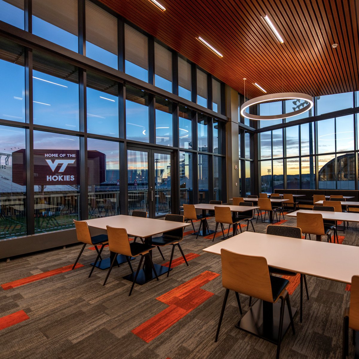 HokiesMSoccer's tweet photo. 𝗙𝗲𝗲𝗱 𝘁𝗵𝗲 𝗕𝗲𝗮𝘀𝘁𝘀 🍴🔋 

Our student-athletes dine in the No. 1️⃣ performance center in 🇺🇸 

#Hokies 🦃 https://t.co/BPFYCX5DbF