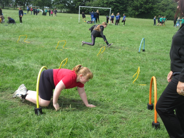 SandwichJunior's tweet photo. Potted Sports Day: Children discovered many different interesting ways of tackling the obstacle course, especially getting under the archways! #Dolphinfun https://t.co/gD9SCPHrhG