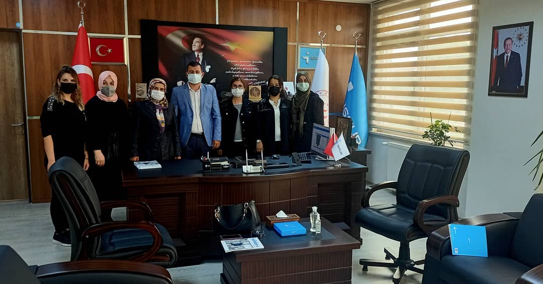 akparti_isparta's tweet photo. Geleceği İmar eden Kadınlarımız,Girişimcilik ve Üretim Konusunda kendi Markalarına imza atıyor. Tanıtım Medya Bşk.Dilek Gündüz ve İl Kadın Kolları Bşk.Sevim Köse Uhdesinde, İŞ-KUR Müdürümüz Mustafa Höke ile Kadınlarımızın yeri hakkında İstişarelerde bulunduk. @Akkadinisparta https://t.co/Mrd2Dur9zM