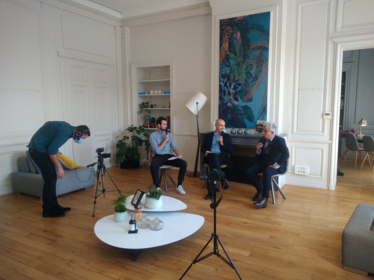 "Nous avions besoin de faire venir de grandes enseignes. Au niveau de la restauration nous avions un retard à combler. L'ouverture du rooftop va dans ce sens".
Jean-Philippe Pelou-Daniel, Directeur de <a href="/LyonPartDieu/">xz</a>.