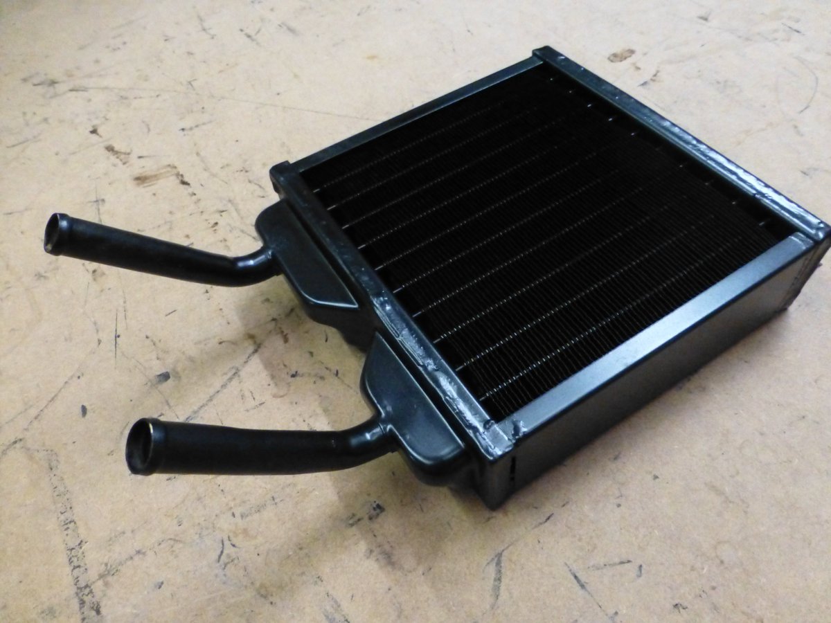 NewquayRadiator's tweet image. Our repairer loves being busy🐝 He can rebuild a #heater with a #newcore he can #overhaul them and he can also make new pipes, if needed. #repairs