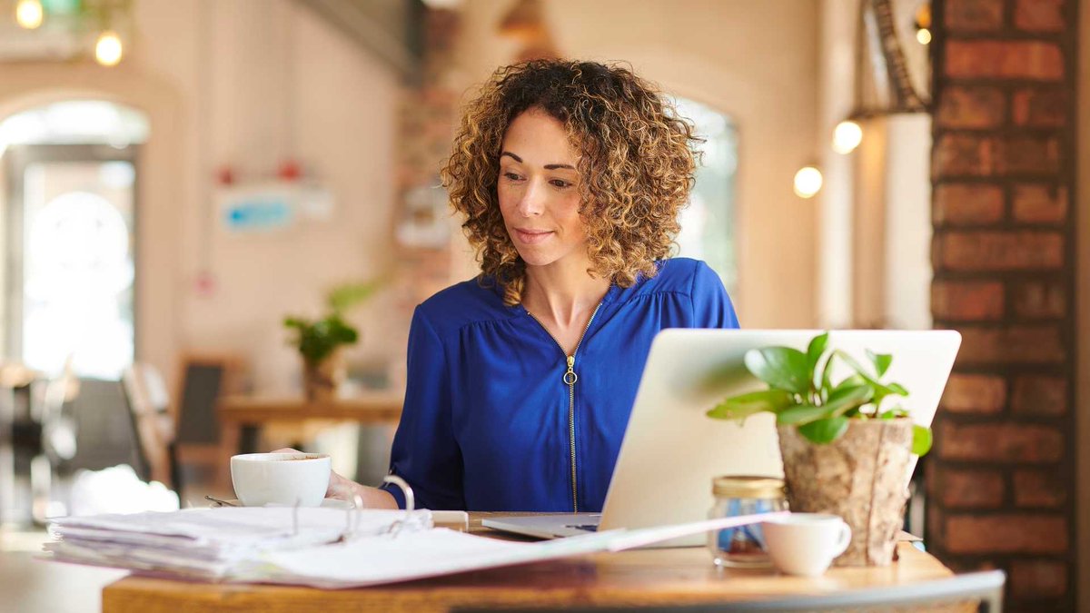 As the new ways of working becomes more reliant on digital tools and services. We explore why it should be HR not IT to take the lead in making the digital workplace work properly.
bit.ly/3zPOFJ1