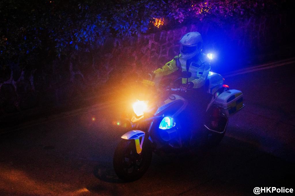 hkpoliceforce's tweet image. #HKPFootprint🚓| #HKPF takes you to the apex of #HKIsland—#VictoriaPeak, aka #ThePeak—to get a #BirdsEyeView of #HK’s cityscape, so breathtaking that it never fails to remind us our role to ensure 🇭🇰 is 太平 'taai3 ping4'—the name of the iconic⛰—meaning #PEACEFUL in English.