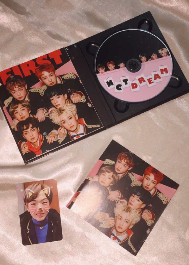 d0_0youngie's tweet image. mfal album is here😍so pretty🥰
#NCTDREAM #MyFirstandLast #NCT #JISUNG #RENJUN #MARK #HAECHAN #JENO #CHENLE #JAEMIN