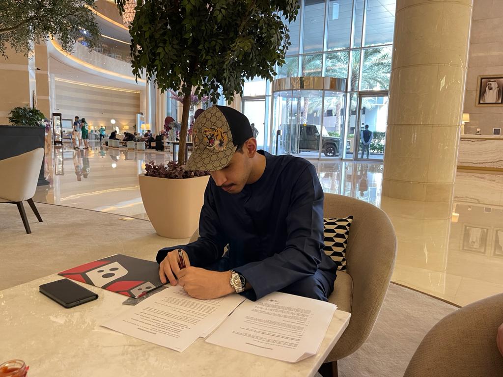 GuildMM's tweet photo. Real life Baron working. #MM4PARTNER https://t.co/bFlvzkyz6v
