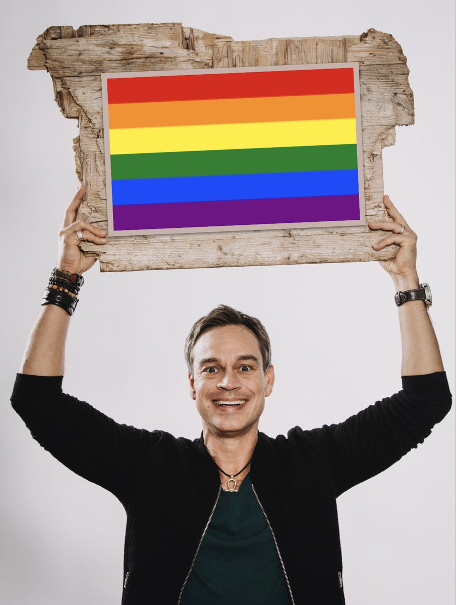 Harro_Extrem's tweet photo. Hallo Freunde!

Ich trage viele Farben mit stolz… 
Und nicht nur heute!!!

Aus gegebenen Anlass möchte ich aus voller Überzeugung Farbe bekennen!

LG Euer Harro

@GalileoWissen @ProSieben @Harro_Extrem  
#allianzarena #gerung #gleichheit #respect #gemeinsam #füreinbesseresleben https://t.co/z7c8BPI4of