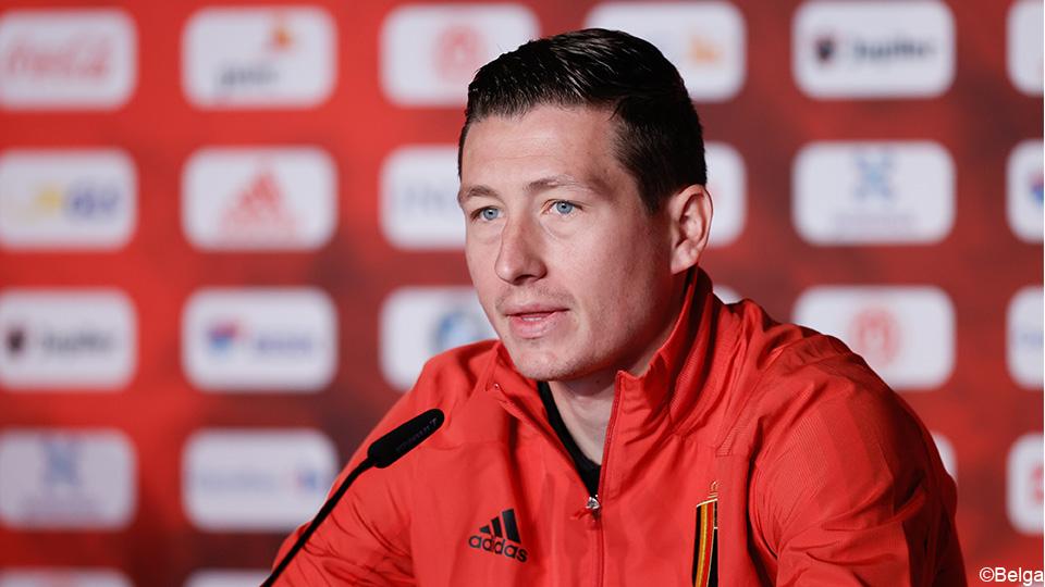 sporza's tweet photo. Hans Vanaken over zijn weinige speelminuten op het EK: "Vervelend om in de tribune te zitten, maar ik kan het goed relativeren"
https://t.co/vBijIMw8TT https://t.co/fJoTs1GAr9