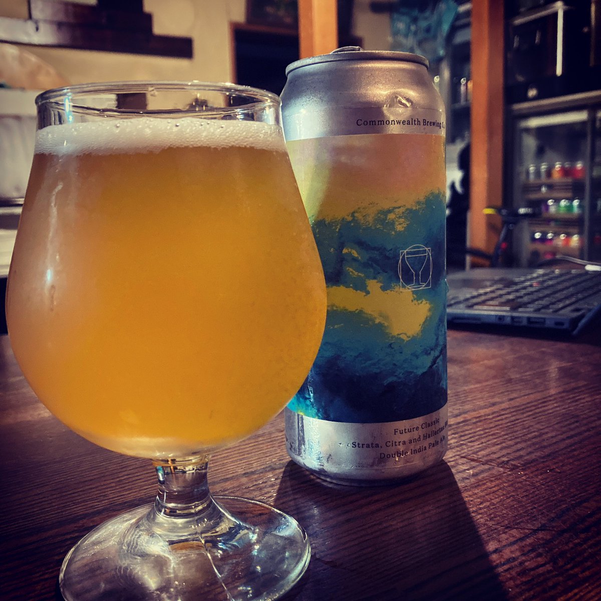 malt_st's tweet photo. Future Classic
DIPA
@commonwealthbrewco
しっかりとしやや甘めのDIPA
トロピカルなテイストが強調されてる1本。苦味より、フルーティなしっかり目が好きな方へおすすめです♪
#モルスト #クラフトビール #阿佐ヶ谷 #通販
#commonwealthph #craftbeer #assgaya
https://t.co/W300eZqC06 https://t.co/bydpTZjVL7