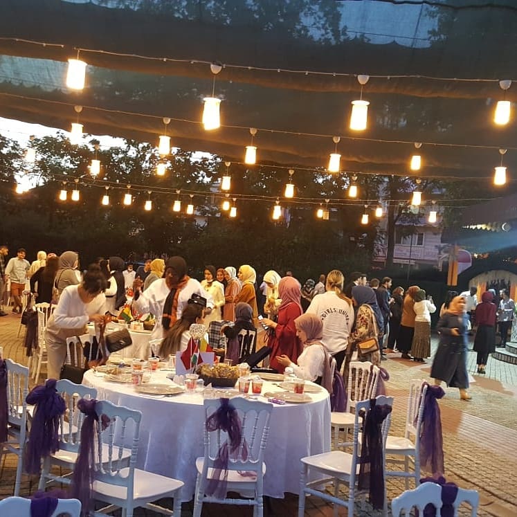 YHMED16's tweet photo. İpekyolu Uluslararası Öğrenci Derneği mezuniyet törenine Yihmed olarak katılım sağladık https://t.co/x6we3234k4