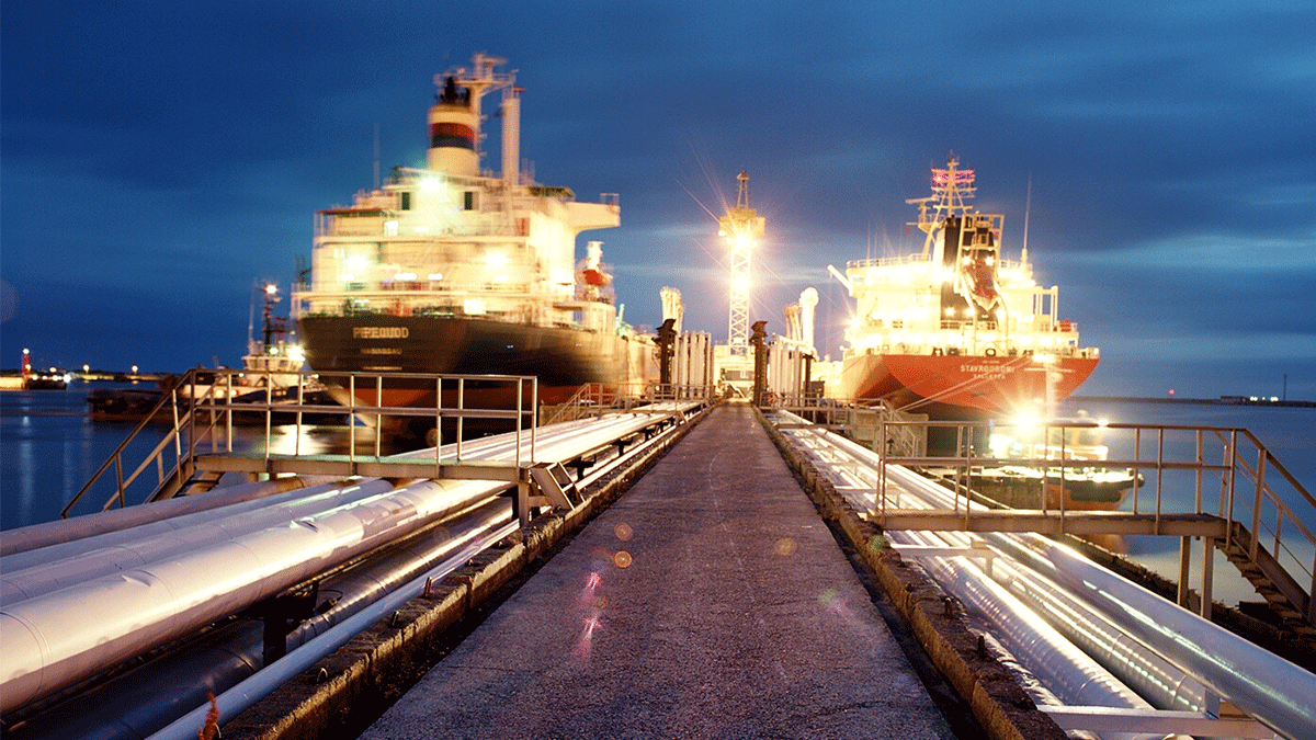 VitolBunkers's tweet photo. Vitol Bunkers and partner Zhejiang Seaport International Trading Co Ltd (SeaportBunker), expand Chinese operations to offer bunker fuels to customers at Yangshan Port.

Read more: https://t.co/3vmS1cVUPh https://t.co/J75UPcIzo0