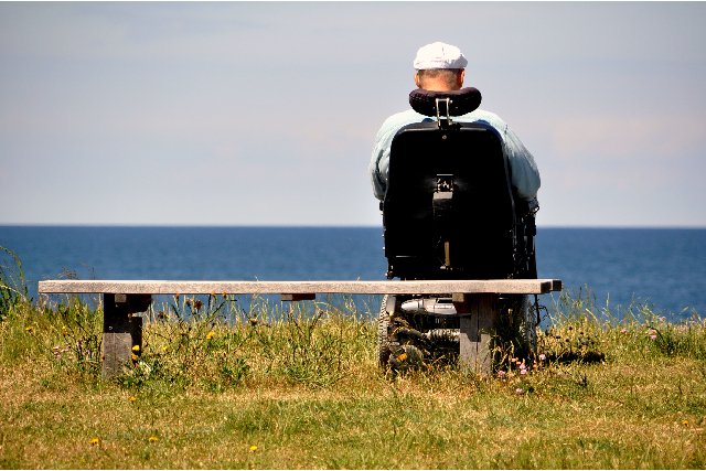 ITcomsg's tweet image. Motorised wheelchairs grant users comfort plus mobility. Read on to find out how the 6 Best Motorised Wheelchair in Singapore to get where you&apos;re going quicker. #motorisedwheelchair 
it.com.sg/products/best-…