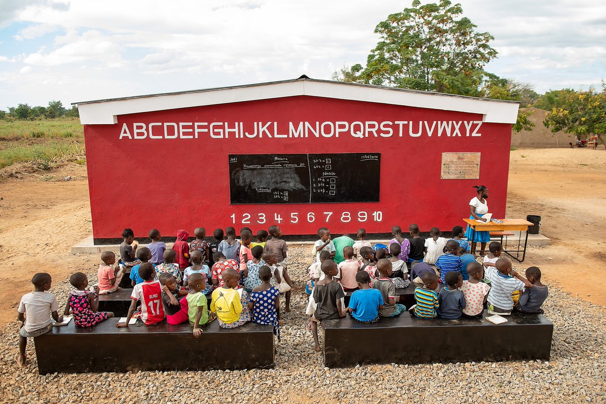 BritishIntInv's tweet photo. Brilliant to see the world's first 3D-printed school opening in Malawi. The school was built by 14Trees, a joint venture between @LafargeHolcim and us. @UNICEF estimates there's a shortage of 36,000 classrooms in Malawi alone. 

Read more here ➡️ https://t.co/6Jrn0RiyLK https://t.co/jsyRRxLP73