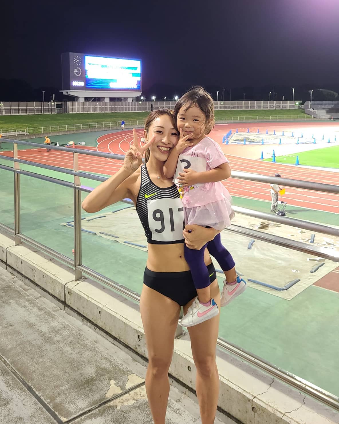 藤森　安奈 