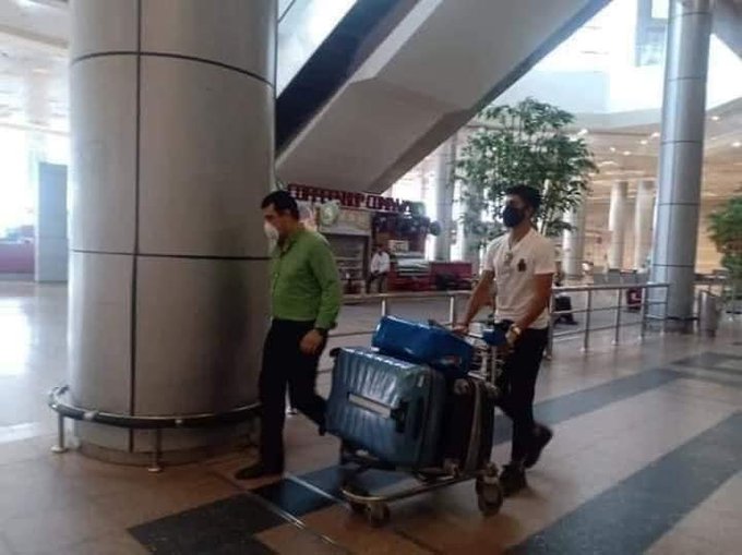 بما إن الشنط كتير يبقى جاى يجدد خلصانة😂