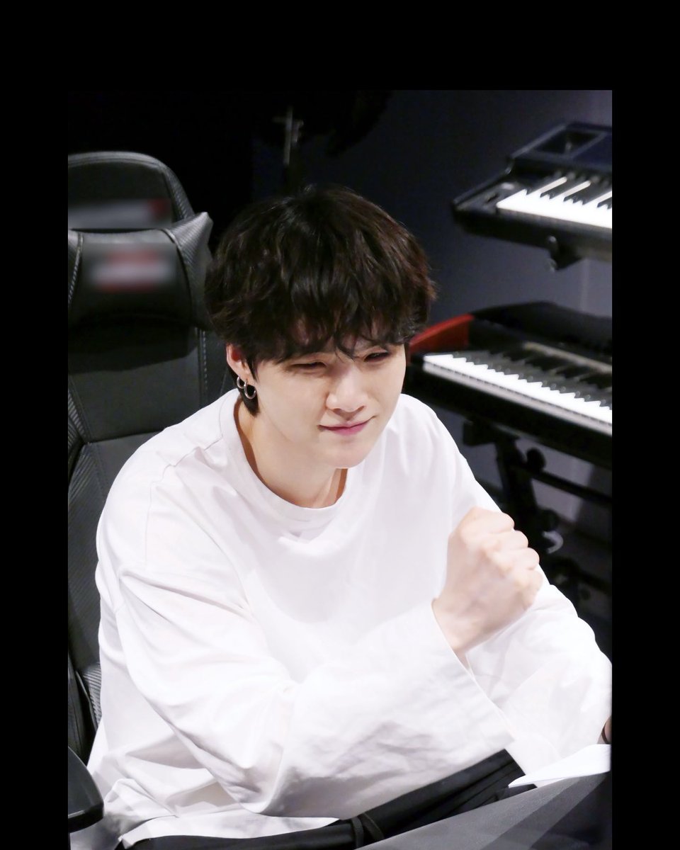 Quoyah131's tweet photo. #BTSย #๋ฐฉํ์๋
๋จ #armybomb #Got_ARMY_behind_us #BTS_twt #btsarmyย #seokjjn #jin #jimin #๋ฐ์ง๋ฏผ #์ ๊ตญ, #๊น๋จ์ค, #๊น์์ง, #๊นํํ, #๋ฏผ์ค๊ธฐ, #์ ํธ์ #parkjimin #teahyung #v #jungkook #jk #suga #yoongi #hoseok #jhope #ilovebts #rm #namjoon #BTS8thYearAnniversary #btsrunepisode https://t.co/we5W07v7r9