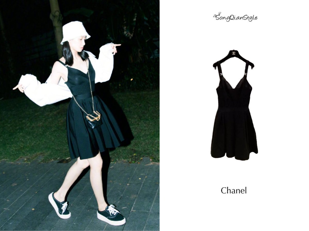 affxtionsg's tweet photo. Victoria wore Chanel, Alexander Wang and Fear of God.
Cr: SongQianStyle

#fx #에프엑스 #VICTORIA #宋茜 #빅토리아 #SongQian #VictoriaSong #fxstyle https://t.co/8FYhK5sIw6