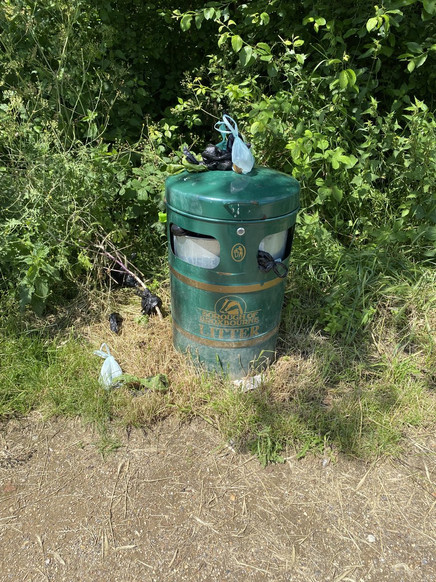 bobbyw2907's tweet photo. Come on #broxbourne council you can do better than this!!! One of several bins in Cheshunt Park where the inner bins have not been put back in their surround properly so you can’t use the bin https://t.co/zSlH8umPht