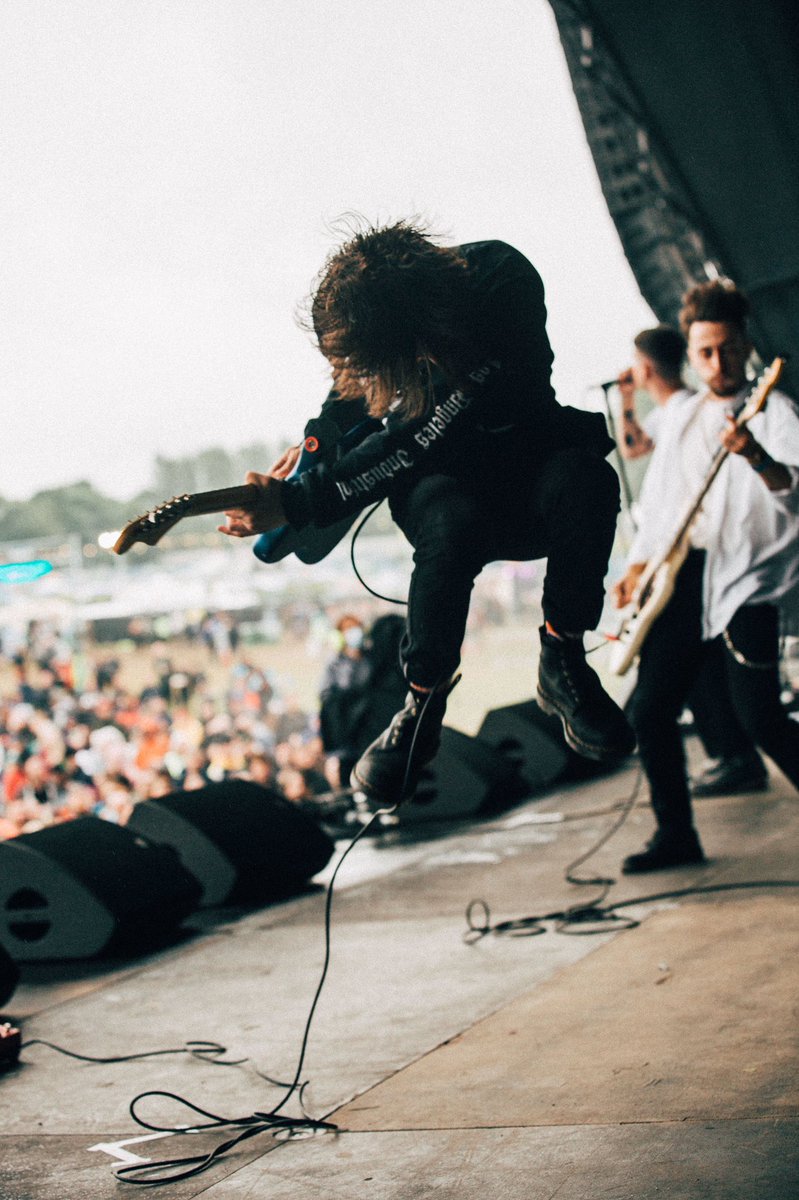 It’s been a while!

Download Festival Pilot. First live show for me since 12th March 2020. I felt like myself again for the first time since.

Here’s a few from the guys @BSTNMNR killing it as usual!