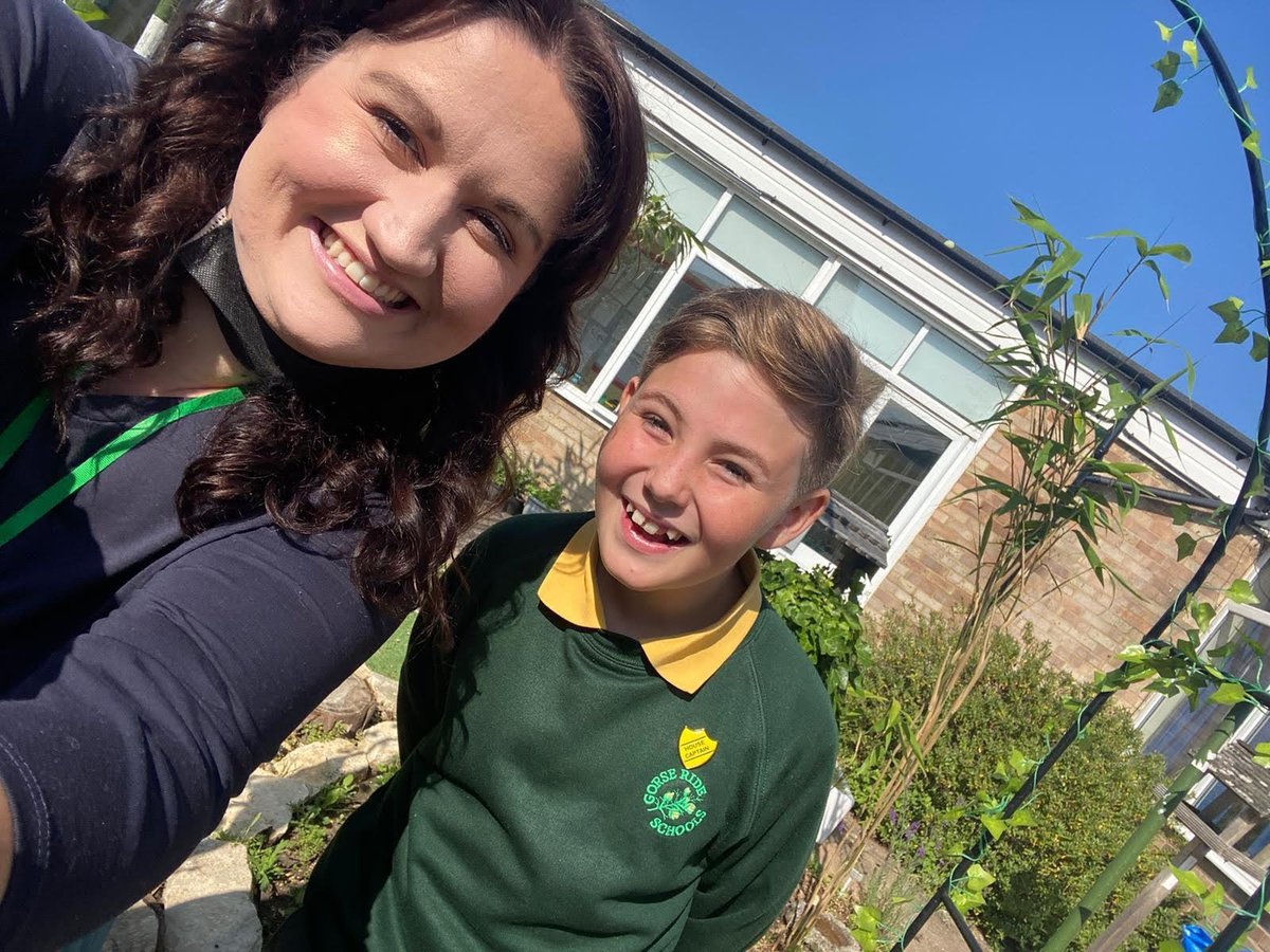 crispinsschool's tweet photo. The Great St Crispin’s Road Trip continues today with visits to Gorse Ride, The Coombes, Windmill and Waverley Schools. Mr Blyth, Mrs Harvey and Mr Mulloy all busy handing out books and bookmarks as part of the induction to St. Crispin’s #Year6Induction #transition #welcome https://t.co/vzh69czMR2