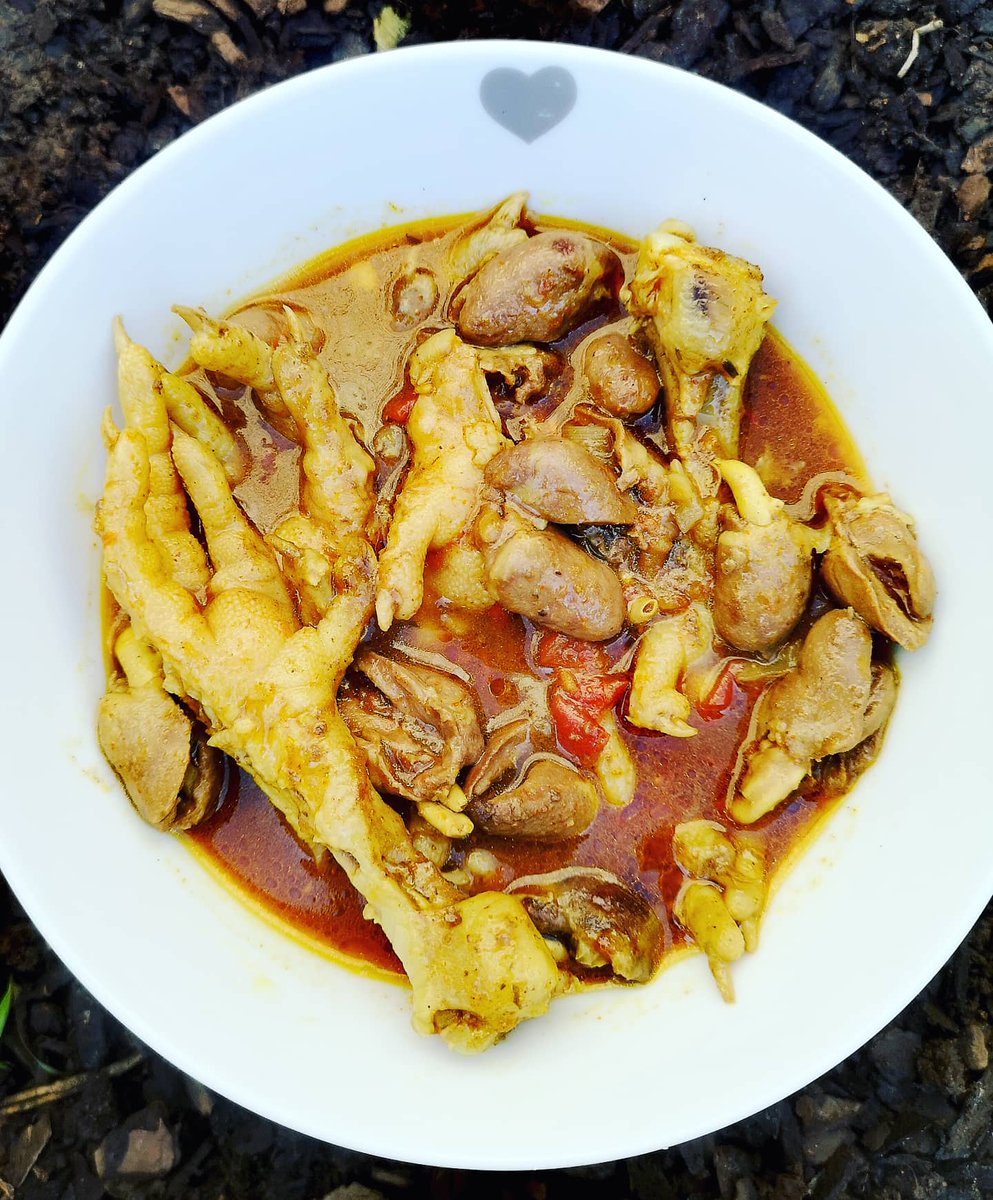 NevariMpho's tweet image. Lunch served 😋🍑
Nothing hectic
Chicken feets and hearts
@Fikz_the_Cook
#Magickitchen
#BLUZA_za
#ITISNOWORNEVER
#WORKINPROGRESS
#CONSISTENCY
#DEDICATION
#DETERMINATION
#BEKINDTOYOURSELF
#KEEPTHEFAITH
#ITISWELLWITHMYSOUL