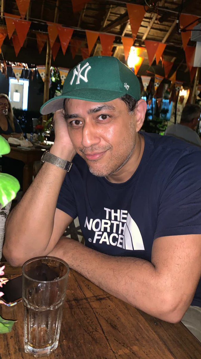AshChaach's tweet photo. My Face At The Dutch Club Last Night ! I Was Hammered ! LOL π #yankees #stankees #tankees https://t.co/ghOKBjQVKH