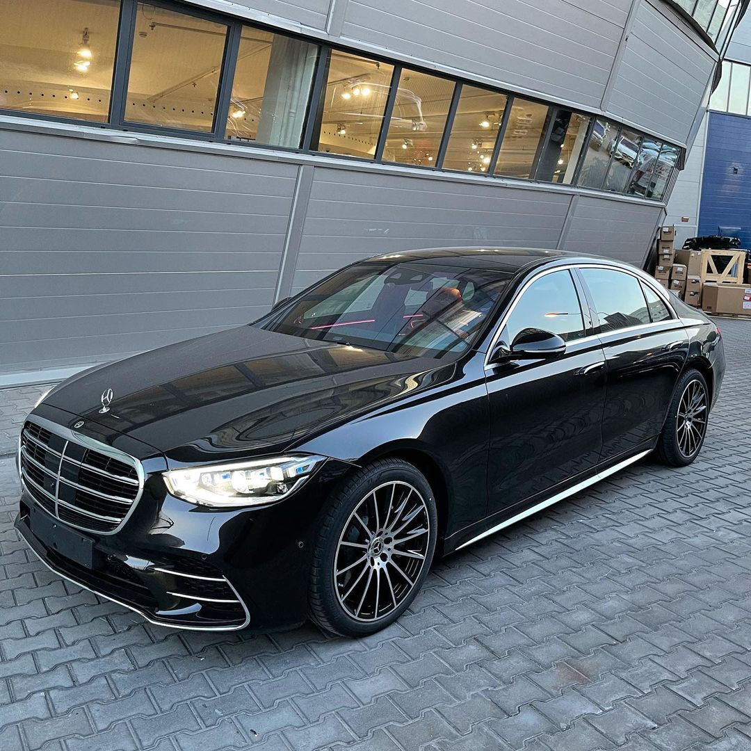 mbmaybachfans's tweet photo. The king of luxury car: 2021 S-Class W223
πΈ: @smile025
#mercedesbenz #mercedesamg #mercedesbenzmaybachfans #s63 #s63amg #w222 #sclass #s560 #s650 #s500 #s600 #s400 #mbux #newsclass #w223 #s580e #mercedes #digitallight #s680 #s63e #s73e #s63eamg #s73eamg #s65 https://t.co/HBqUCUCRFz