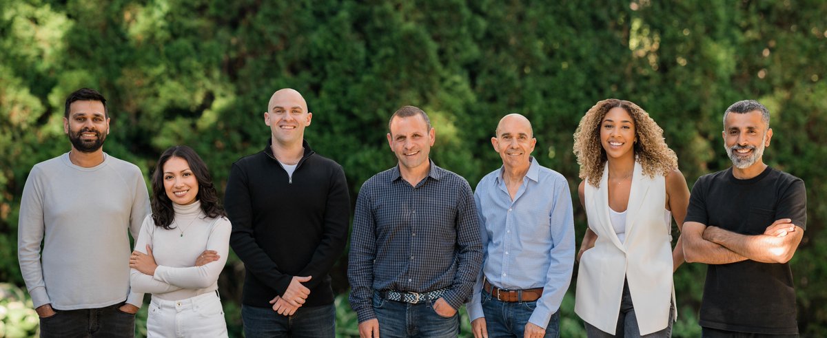 🎉 A decade ago, <a href="/GoldenVentures/">Golden Ventures</a> was formed. Today, we're excited to celebrate our 10-year anniversary and to also share the news of our fourth fund ($100M USD) and our Opps Fund ($20M USD) medium.com/golden-venture… 👇🏽