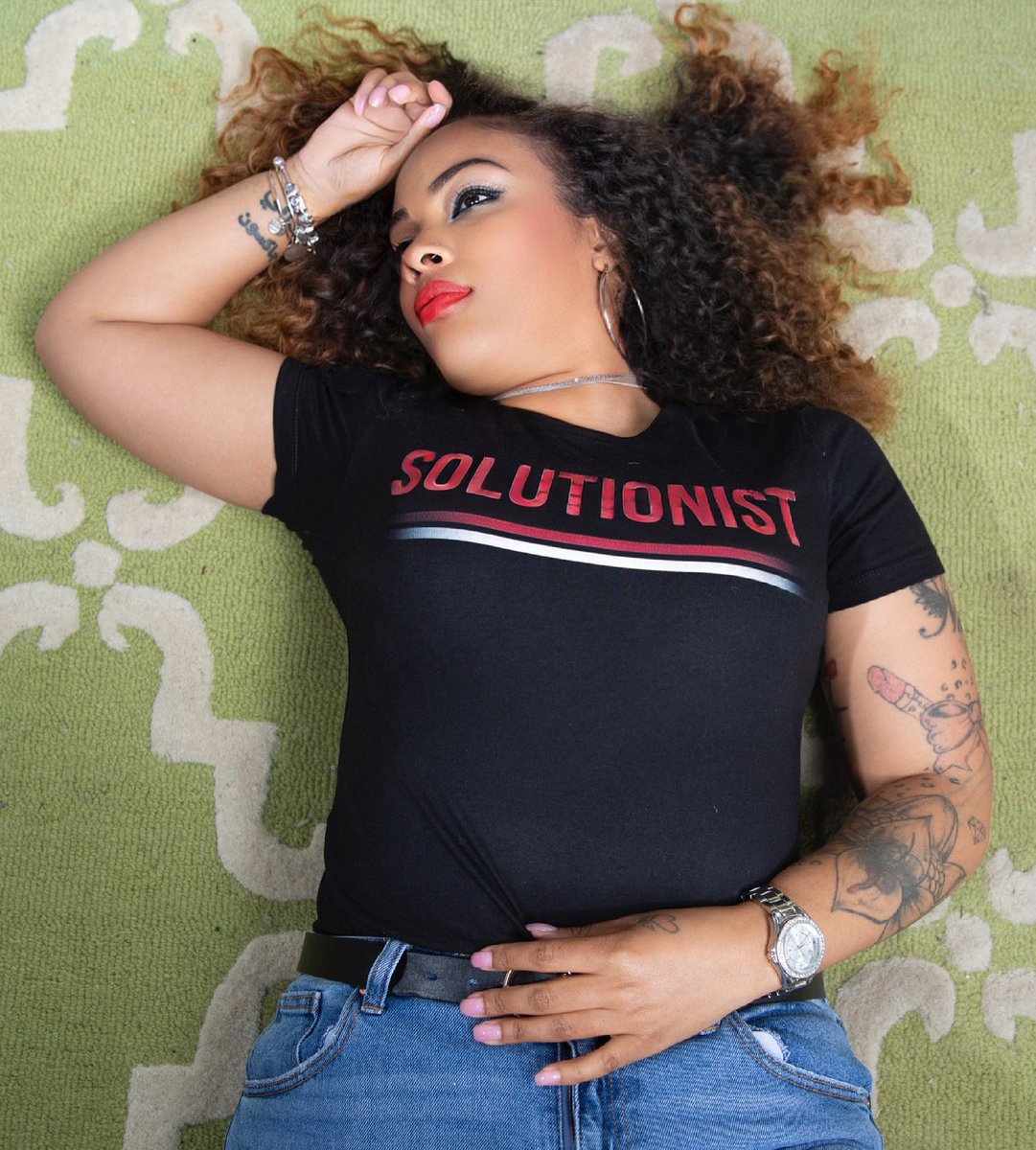 __YBS's tweet photo. Solutionist- so·​lu·​tion·​ist | \ -sh(ə)nə̇st \ noun- one that provides solutions. Shop our FORWARD Summer Collection and get the Solutionist tee today at https://t.co/l0r9mWGgRY! 

#FORWARD #YoungBlackSuccessful #YBS #MakeITHappen #Year5Loading #CEO #Boss #BossBabe #Business https://t.co/oLdmTwrmrv