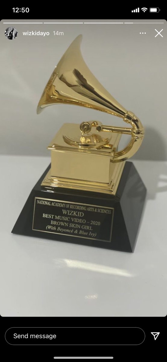 ChudaiPorn456's tweet photo. Na here Wizkid buy him Grammy 😹😹

A disgrace to Afrobeats 💔💔💔💔💔💔💔💔💔💔💔 https://t.co/bVdSVaPp2g