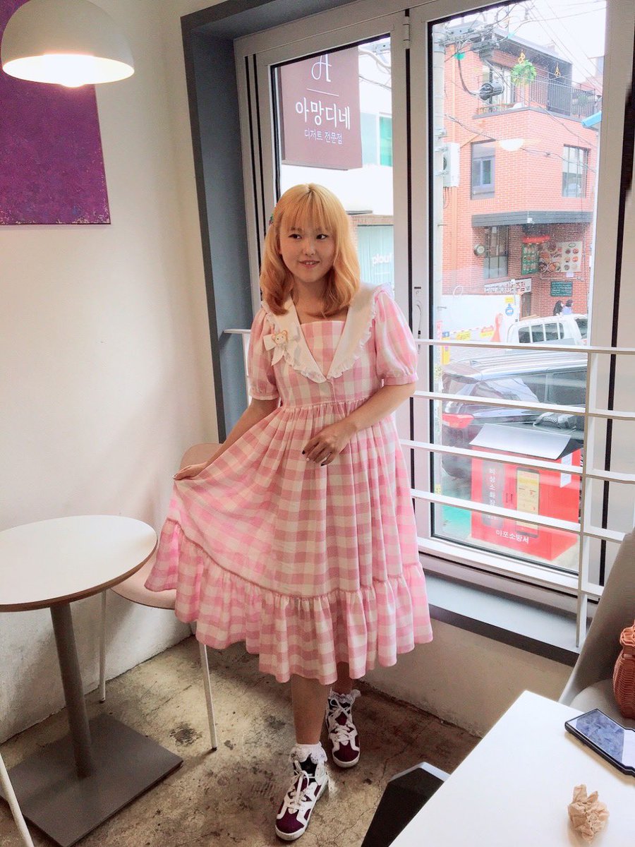 IristheFrill's tweet photo. Wendy 2 from @lolita_baroque 
Bear brooch from @lazybluebear_ https://t.co/qx0bY0y2SF