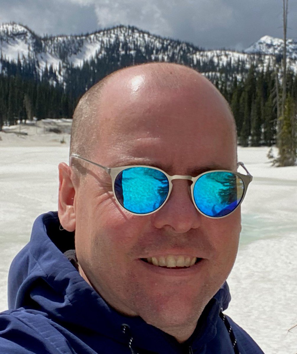 EsaPbt's tweet photo. Celebrating #PollinatorWeek2021: Dr. Leonard Foster @lenjf (https://t.co/mJd0mPBUIV) at @UBCbiochemistry is deepening our understanding of honey bee molecular biology by using #proteomic methodologies to study the #molecular mechanisms underlying #host_pathogen interactions. https://t.co/Isrx9xlNNG