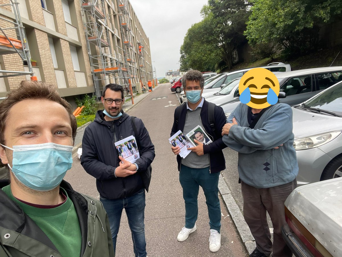 luc_charl's tweet photo. @arnaudpln @vpecresse Coucou Arnaud. Pendant que tu dis n’importe quoi sur Twitter, on discute avec les Versaillais de nos programmes 😊 c’est probablement pr ça que vs ns craignez 

Nos projets : 
Région : ENVIE IDF https://t.co/JO8xMUtqVk
Département : ENGAGES78 https://t.co/BrVEX4TlOY https://t.co/zrNUssSb6o