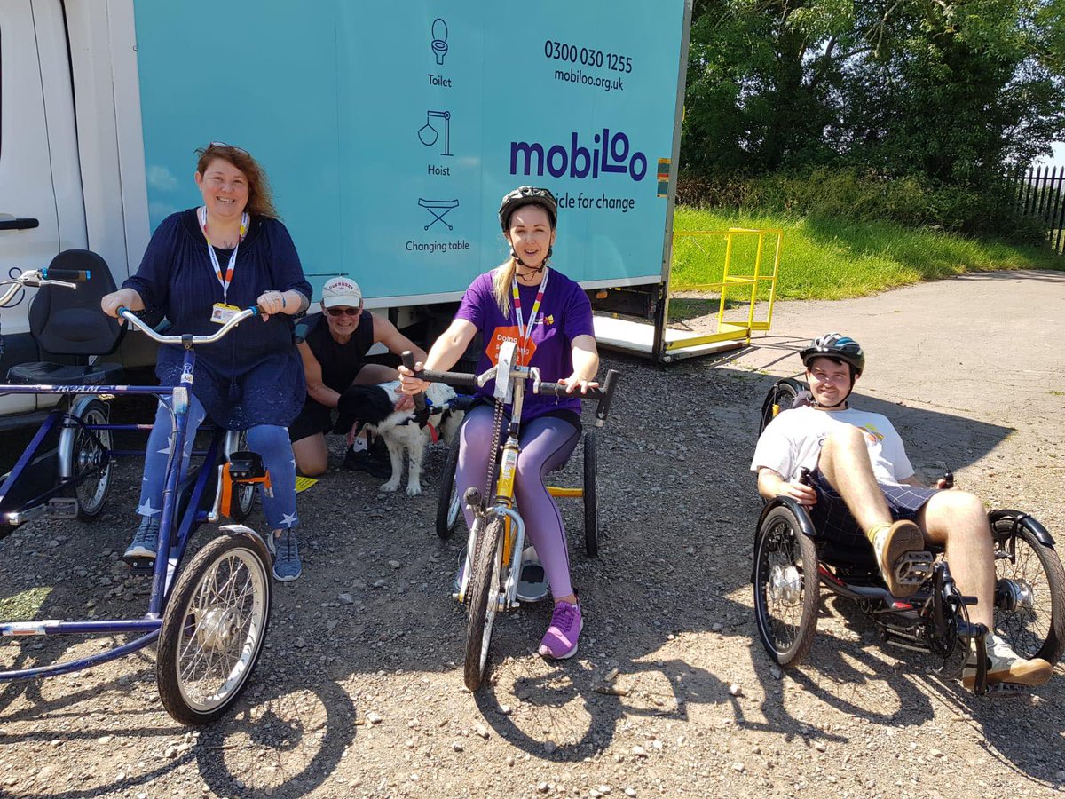 RevoLOOtion tweet media