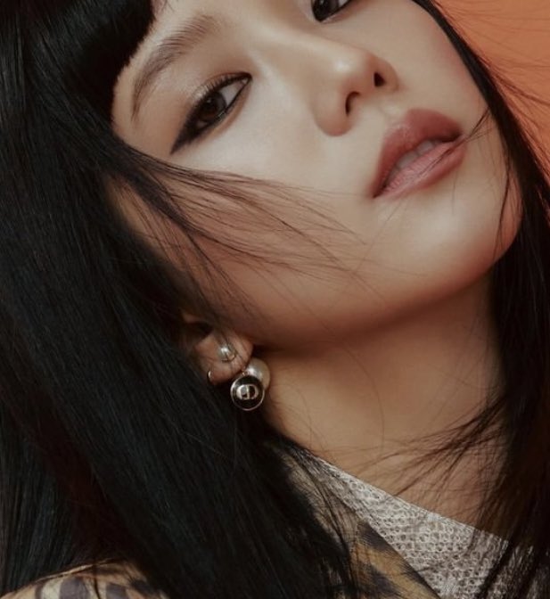 EIGHTRACK99's tweet photo. If JISOO Kim was your girlfriend. 
-A thread. https://t.co/Szoi1gr3IR