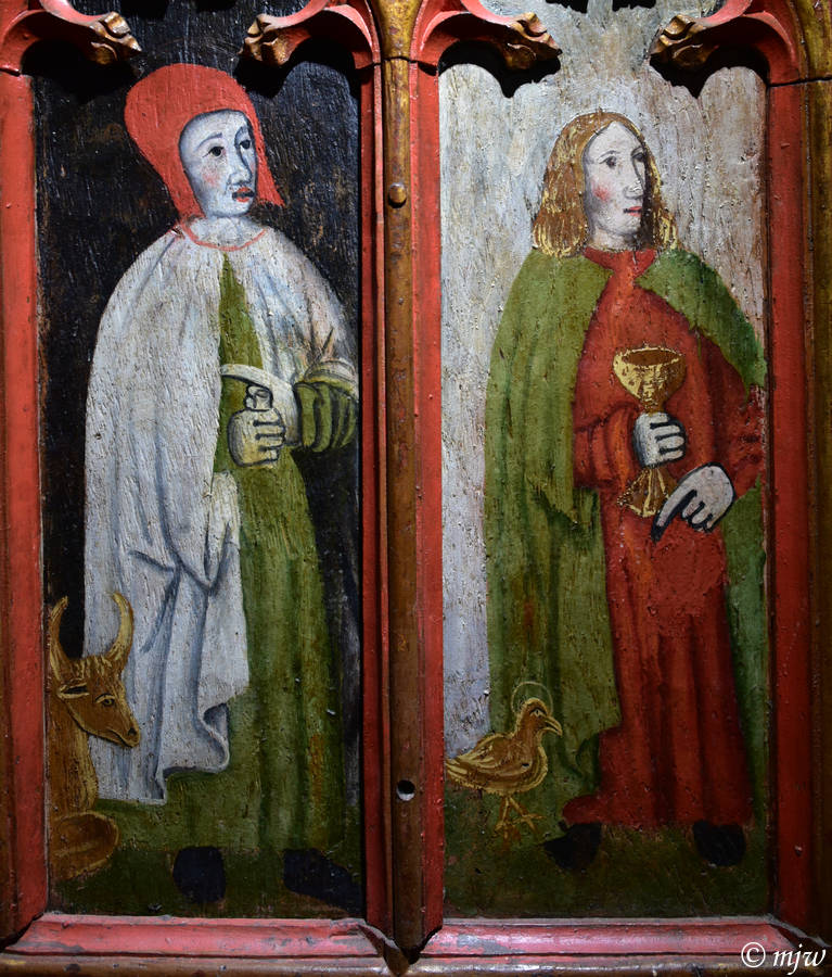Wuzmi's tweet photo. Green clothes for St Luke, St John the Apostle (St Mary, Holne, #Devon) St Thomas of Canterbury and St Dorothy (St John the Baptist, Plymtree, #Devon) #AnimalsInChurchesHour
#GreenInChurches https://t.co/DNuSyByISy