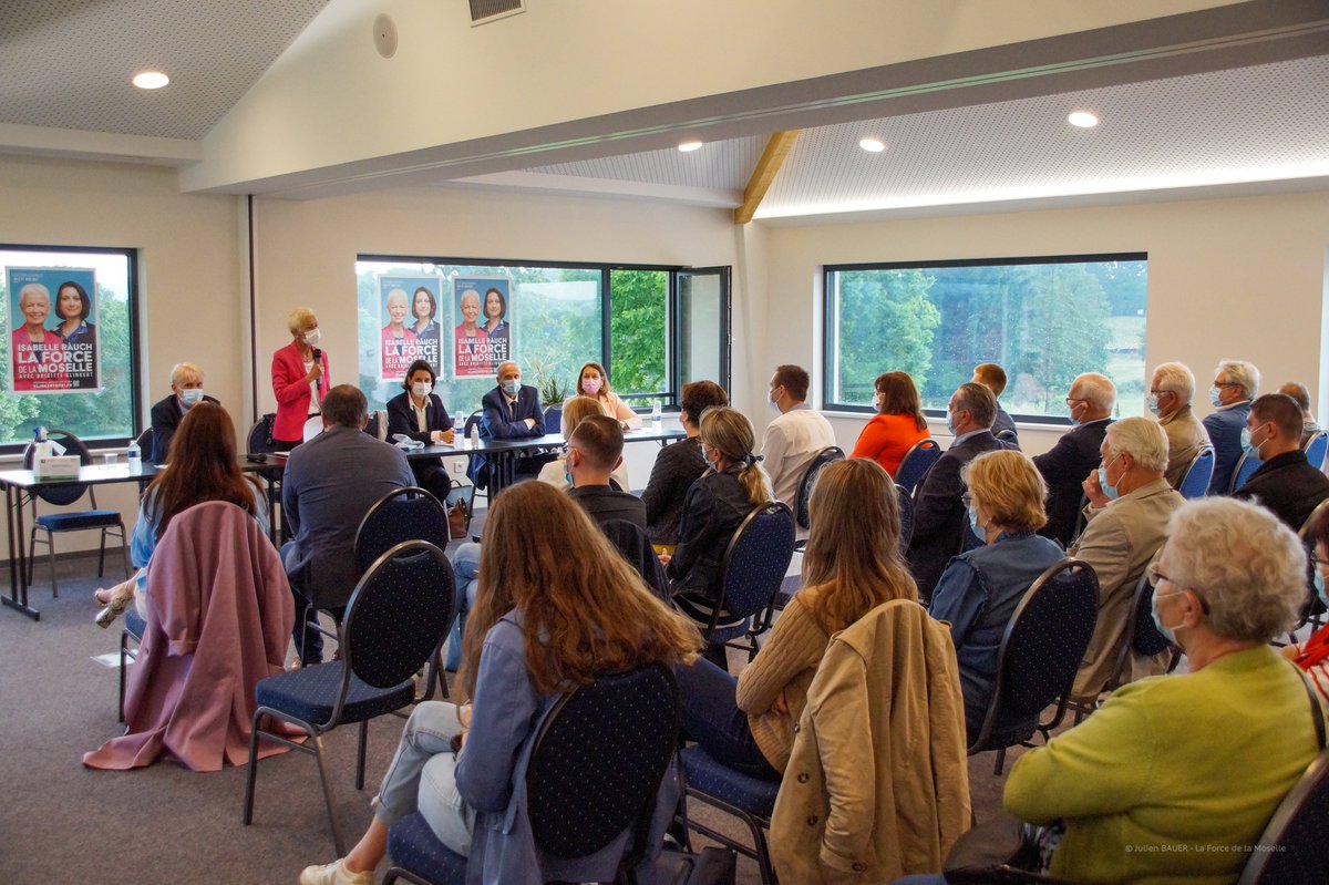 IsabelleRauch's tweet photo. 🚀 Nous étions hier soir avec @KlinkertBrigitt dans le pays de Bitche à la rencontre des militants et des citoyens pour rappeler l’importance que nous donnons aux territoires et à la proximité dans notre projet pour la Région. Un beau moment d'échange !

#LaForceDeNosTerritoires https://t.co/lKTgMhEDuR
