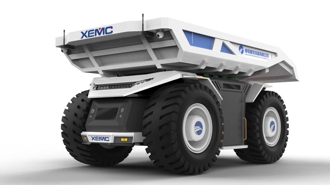 im_mining's tweet photo. Chinese #miningtruck OEM #XEMC completes conversion of a 108 t diesel truck to a 120 t battery model powered by #LiFePO4 @CATLBattery packs. It is going to customer SPIC's #Huolinhe #coalmine for tests. XEMC also plans an autonomous, cabless electric truck https://t.co/woHN8ApwfY https://t.co/QekepIOJLl