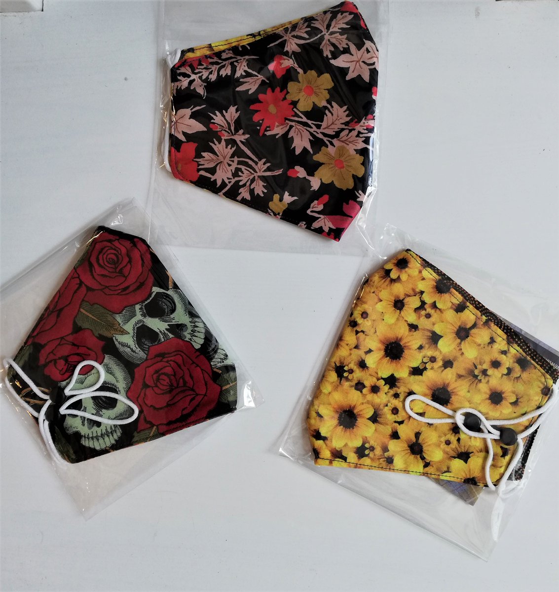 artcraftcollect's tweet photo. We're staying where we are Tier-wise so facemasks still required.  We have lots to choose from - reusable triple layer masks in lots of fab designs - from the glamourous to the whimsical to the just darn pretty! £5.50 each, #handmade by #DowerHouse https://t.co/ziPBXSGtIA